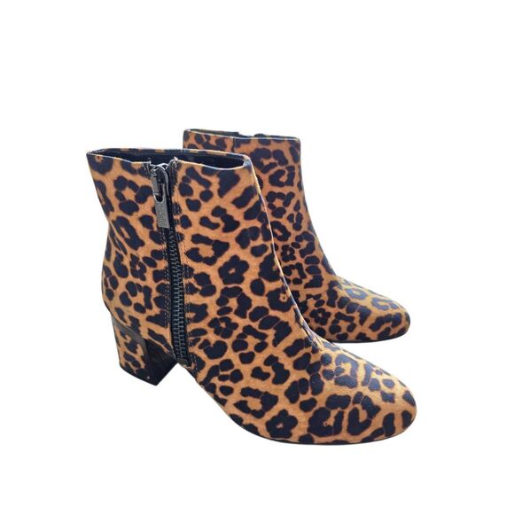 DKNY Booties Size 6.5 Animal Print Block Heel Boots Microsuede NEW - Picture 2 of 7